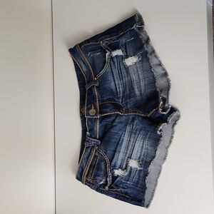 ALMOST FAMOUS Distressed Denim Shorts Medium Wash Size 11